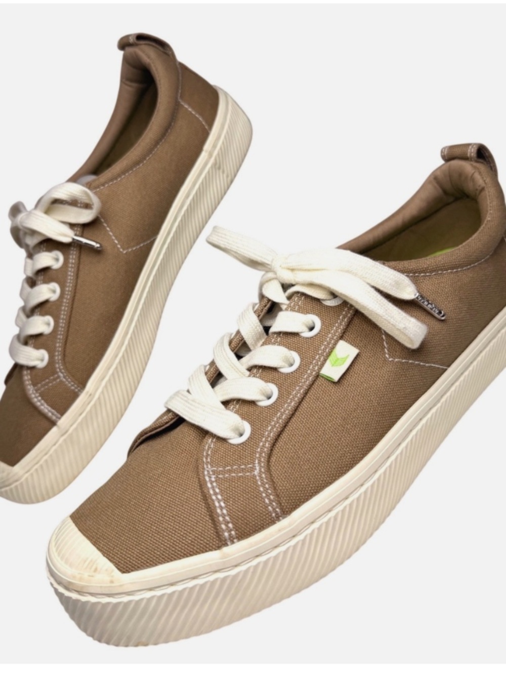 Cariuma OCA Low Unisex Canvas Sneakers in Burnt Sand